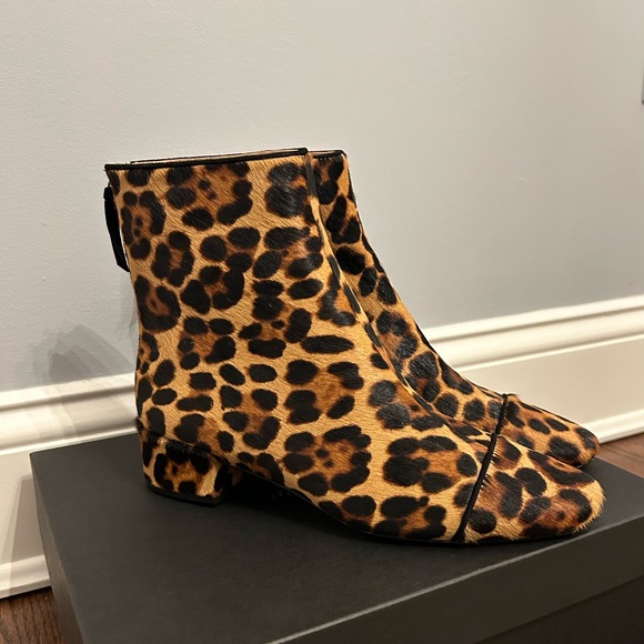 NWT J.Crew Roxie cap-toe ankle boots in calf hair Size 7 - Picture 6 of 7